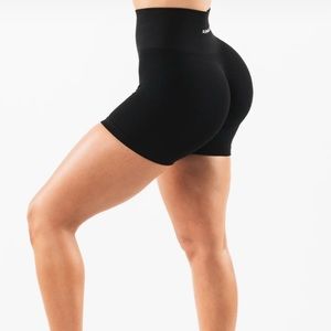 Amplify shorts 4.5” Black